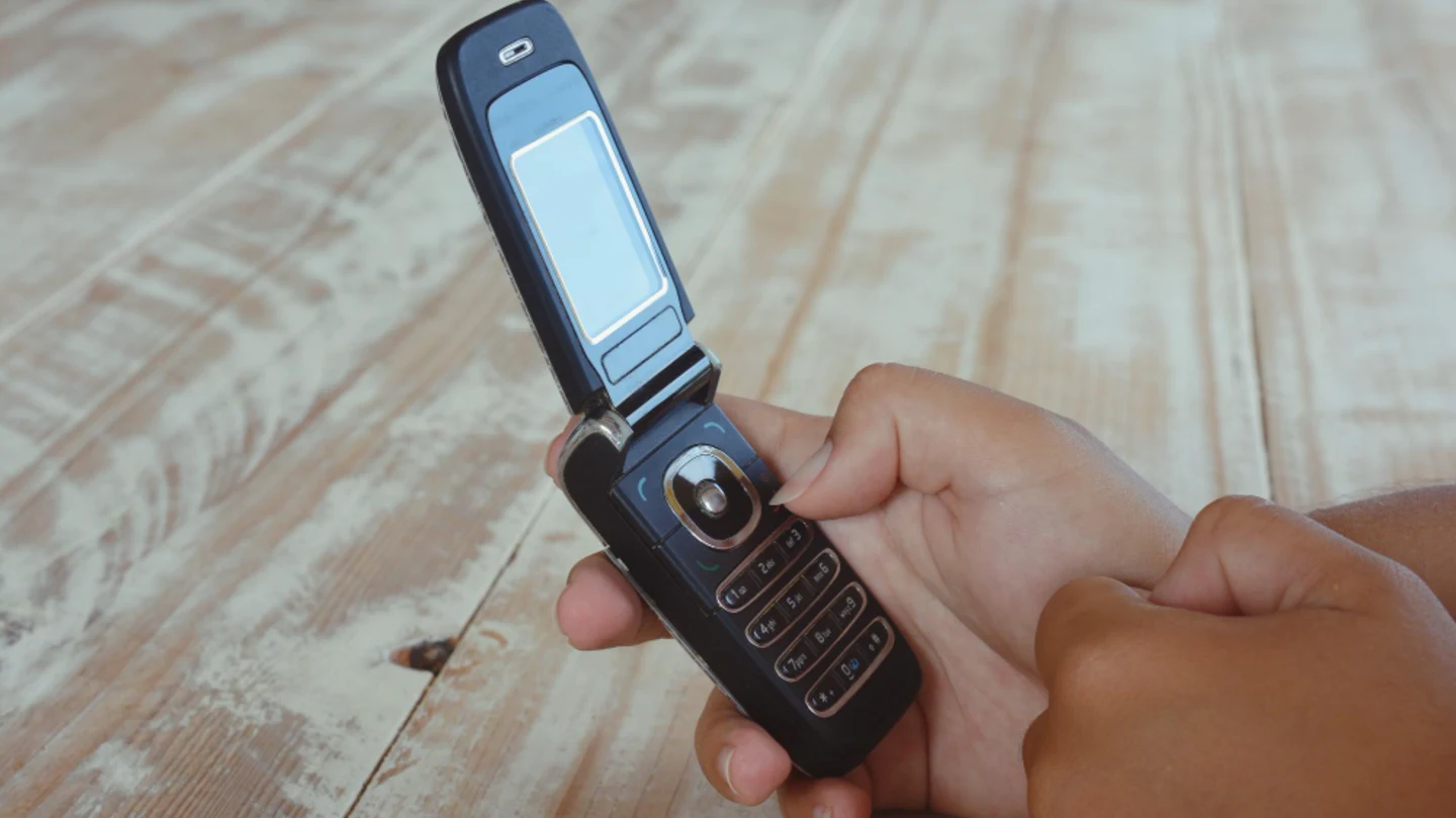 Annual prepaid phone plans compared