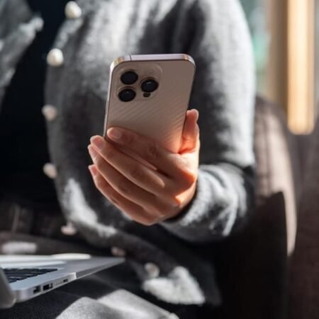 The Best Mobile Hotspots of 2026: Fast 5G for Work & Travel