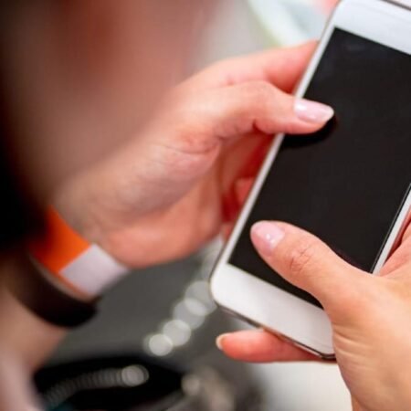 How to Avoid Hidden Fees After Your Cell Phone Free Trial