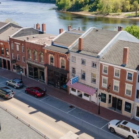 Best Cell Phone Plans & Carriers in Hallowell, ME