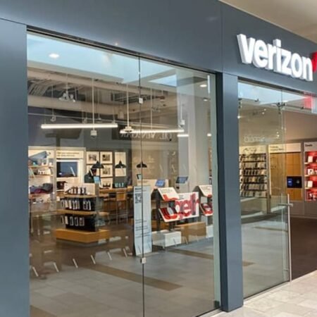 Verizon Phones Stuck in SOS Mode Amid Widespread Outage
