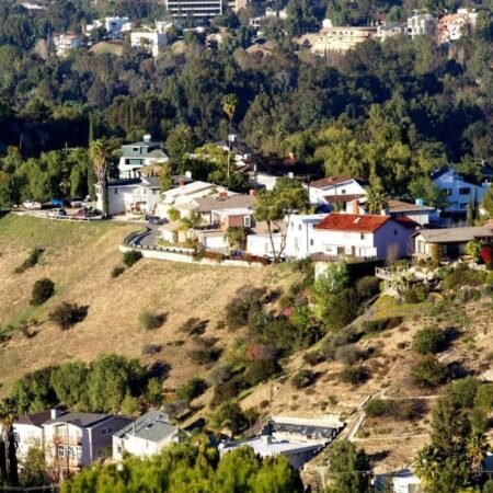 Best Cell Phone Plans & Carriers in Woodland Hills, CA